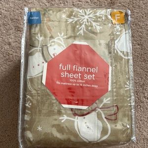 NWOT FULL FLANNEL SHEET SET WITH SNOWMEN